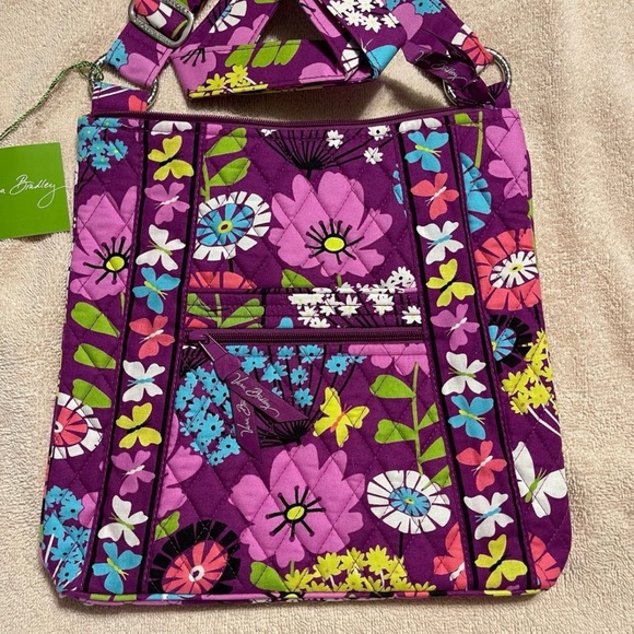 Vera Bradley Hipster Crossbody Bag. NWT. Flutterby
RARE RETIRED PATTERN - Picture 2 of 10